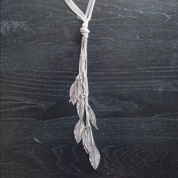 Long feather necklace