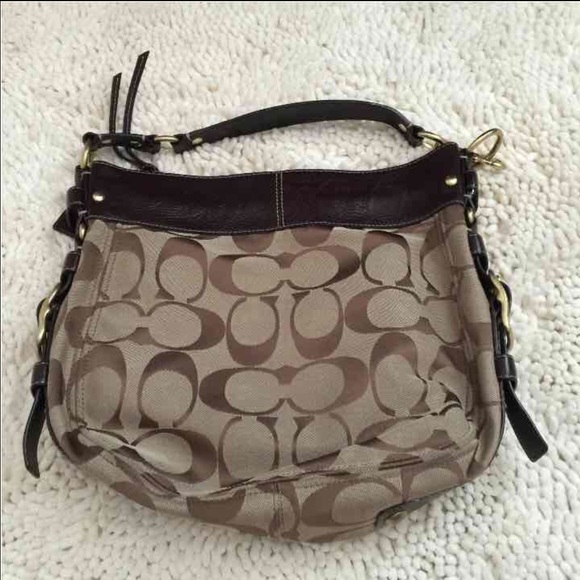 💥SOLD💥 Authentic Coach Hobo - Picture 2 of 4