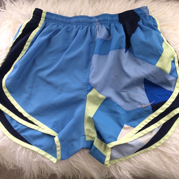 Nike Dri-Fit Shorts Size Small - Picture 1 of 4