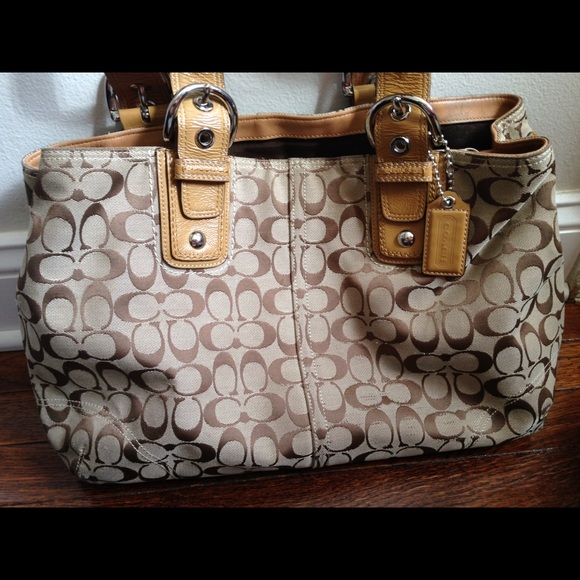 Purse - Picture 2 of 4