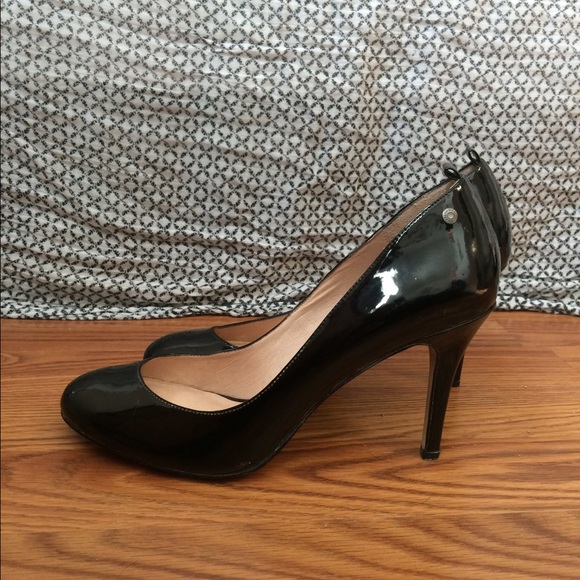 👠 Diesel Black Patent Leather Pumps - Size 9