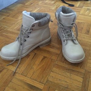 Mossimo Boots 7.5 worn once