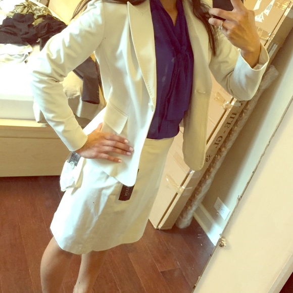 Anne Klein Dresses & Skirts - NWT Anne Klein Cream 2-piece skirt suit size 2