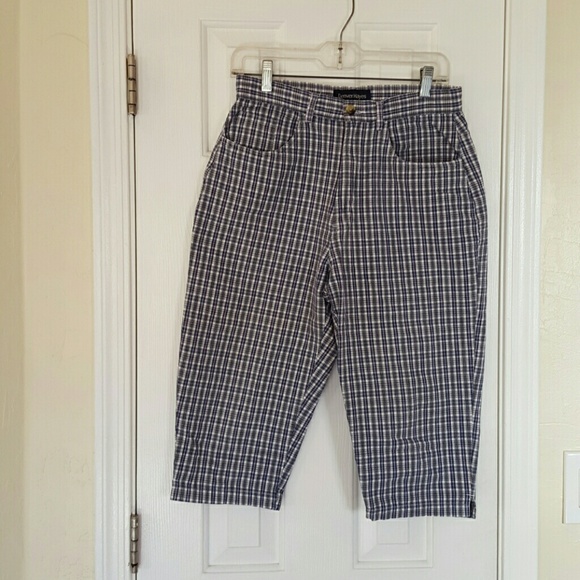 🔵Plaid Bermudas 10 Like New