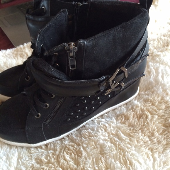 Torrid wedge sneakers - Picture 3 of 3