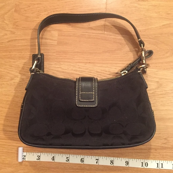 Authentic Coach Purse - Picture 2 of 4