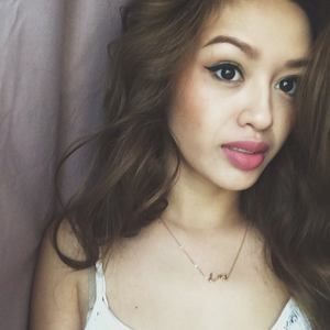 Meet your Posher, Chloe