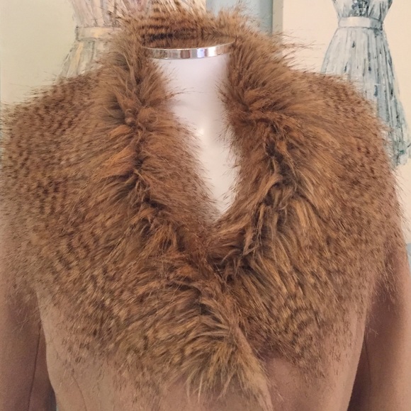 Cache Coat With Faux Fur - image 3