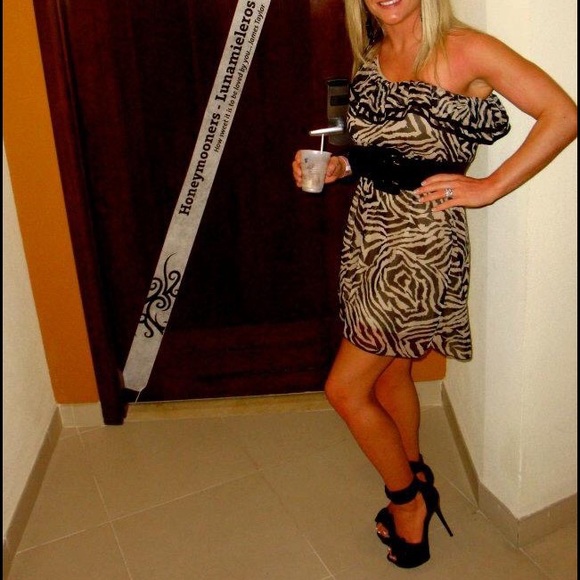 EUC One Shoulder Zebra Dress