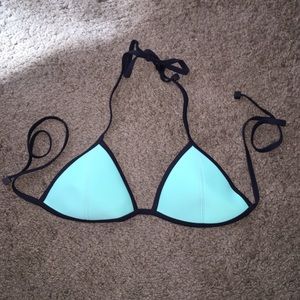 Triangl bikini top