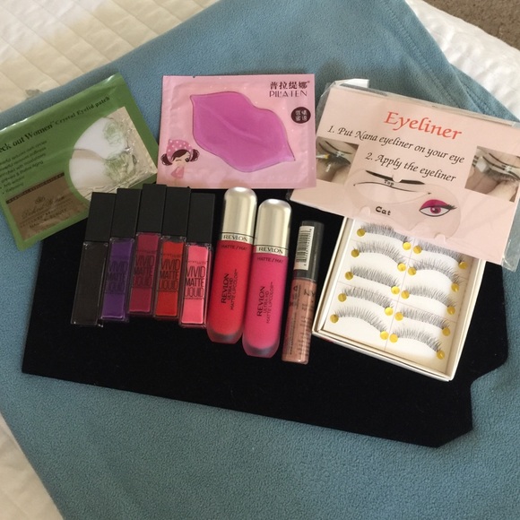 Bundle id lipstick and face