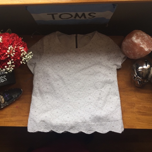 White Monteau Flower Top