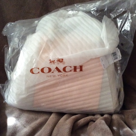 Authentic coach purse. Free shipping - Picture 2 of 6