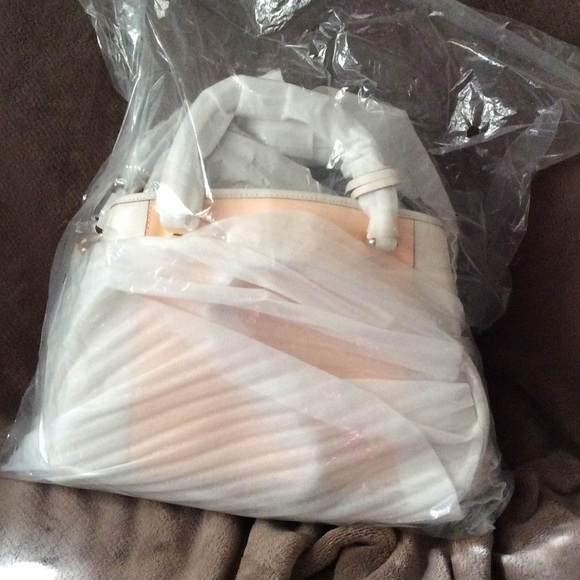 Authentic coach purse. Free shipping - Picture 3 of 6