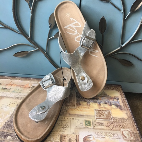 NWOT Silver Glitter sandals