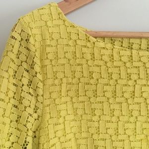 Trendy Banana Republic top!