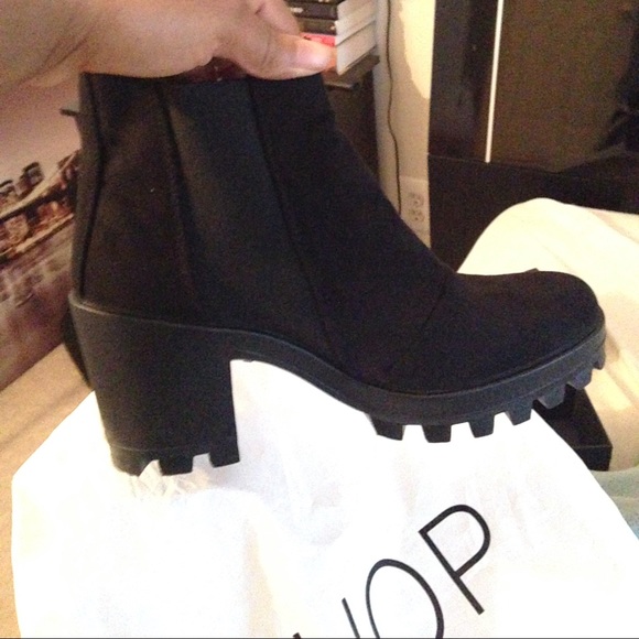 Topshop Chelsea Boots