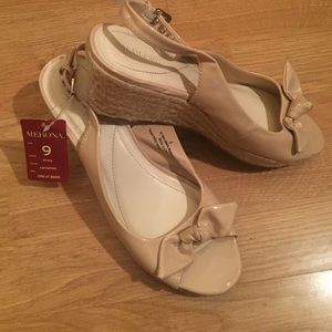 Sold on ♏️Merona wedge Sandals