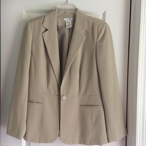 Cream single button blazer