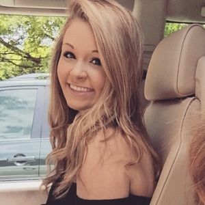 Meet your Posher, Elizabeth