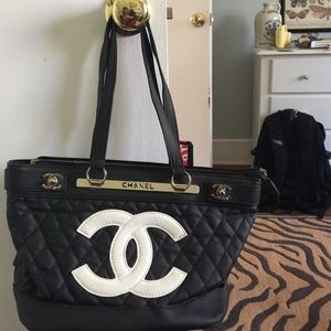 Knock off Chanel purse in good condition.