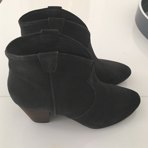 Ash Jalouse Shoe   Black suede dress booties
