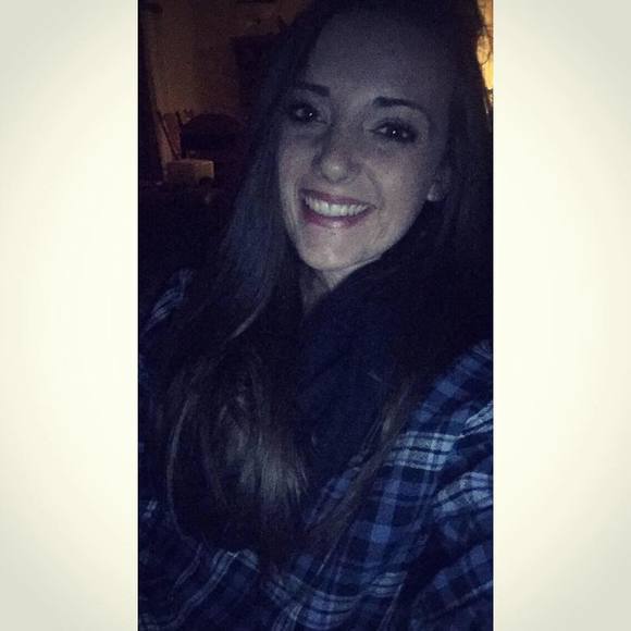 Meet your Posher, Ceara - Picture 1 of 1