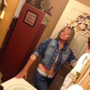 Meet your Posher, Kay