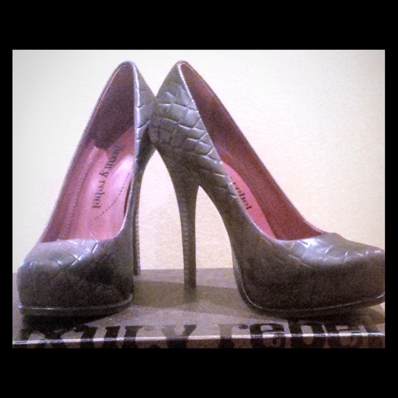 Luxury Rebel Safari Heels in size 37.5M. - Picture 1 of 4