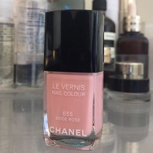 Chanel nail polish 655 beige rose