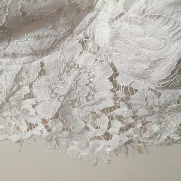 Lulu's white lace crop top - Picture 2 of 4