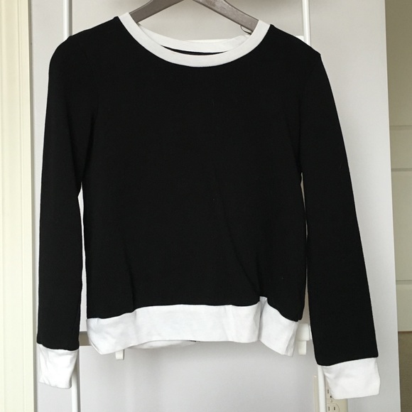 black and white long sleeve shirt
