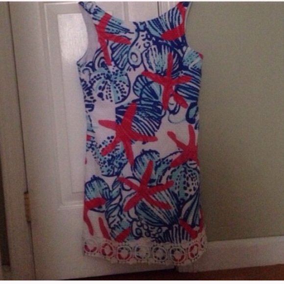 Lilly Pulitzer shift dress.      Size 12