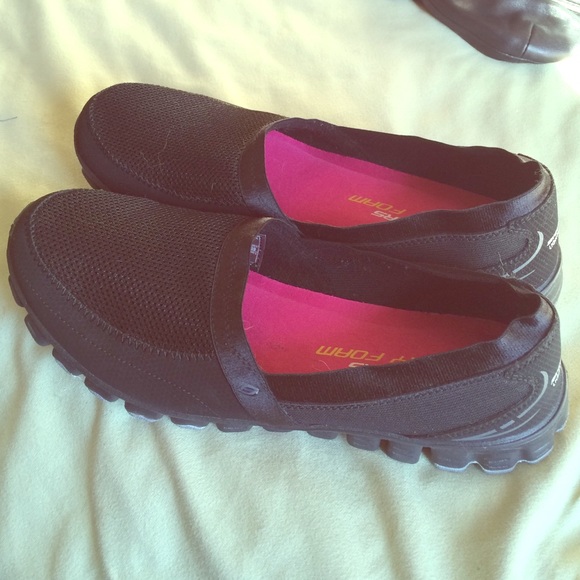 Sketchers memory foam slip on sneakers