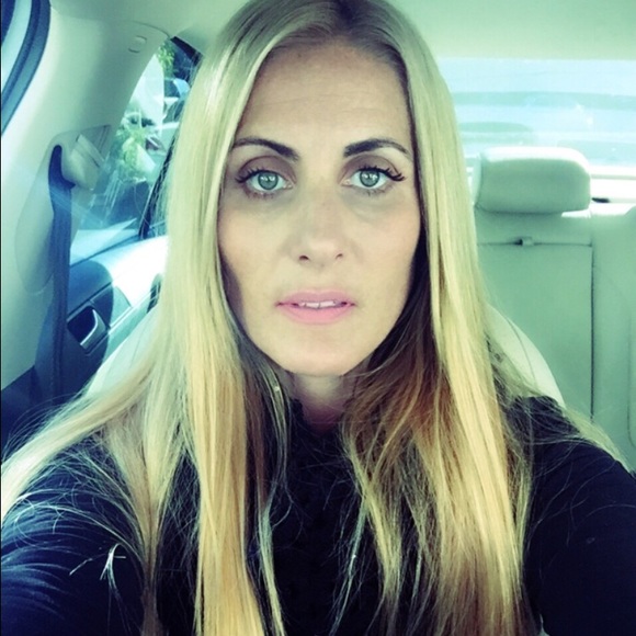 Meet your Posher, Jeanne - Picture 3 of 3