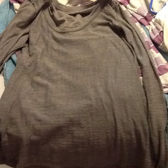 Long sleeve grey shirt - Picture 1 of 1