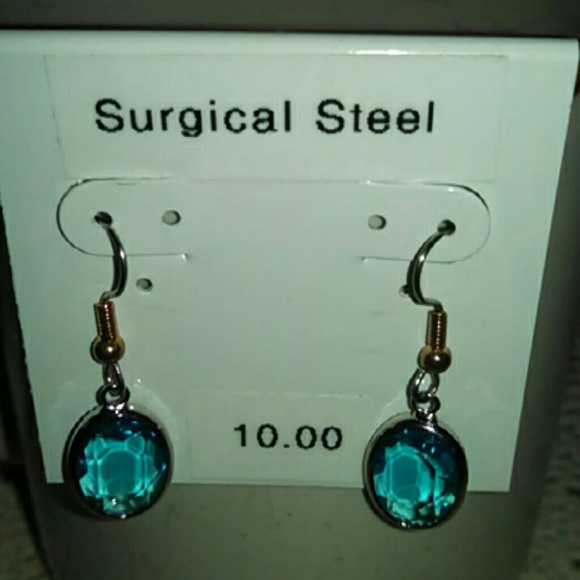 Earrings - Picture 1 of 4