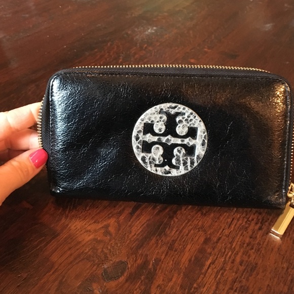 Tory Burch black leather wallet