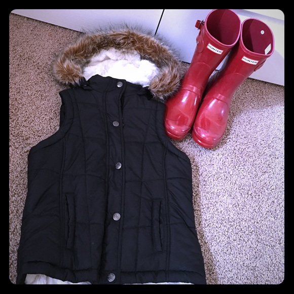 Black Arizona furry vest