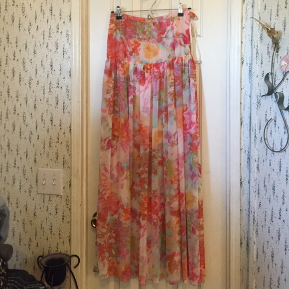 Maxi skirt
