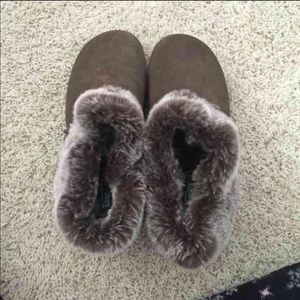 Skechers shape ups brown with fur