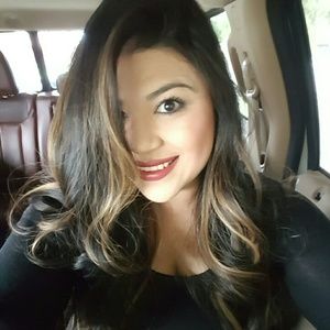 Meet your Posher, Monica