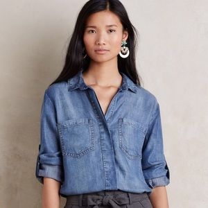 Cloth & Stone. Split-Back Chambray Buttondown