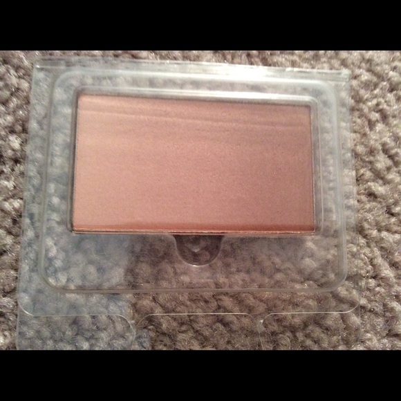 Limited Edition EL Nude Nuance - Picture 2 of 3