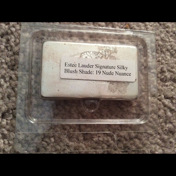 Limited Edition EL Nude Nuance - Picture 3 of 3