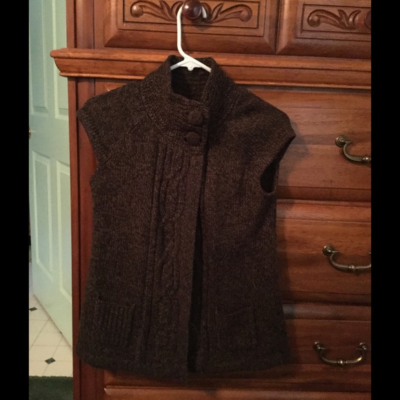 Sweater vest