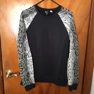 BDG snake print sweater!!