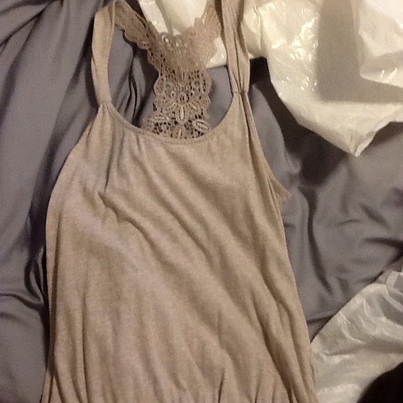 Light grey tank