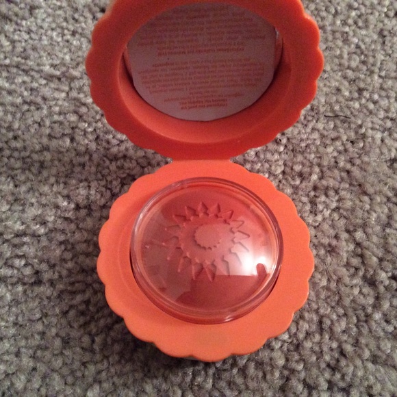 Benefit blush - Picture 3 of 3