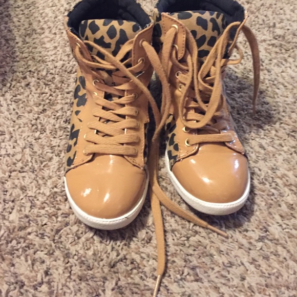 Girls wedge tennis shoes
